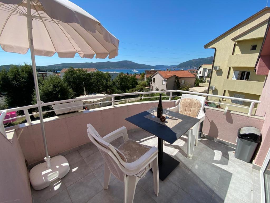 Apartments Kuc Tivat Exterior foto