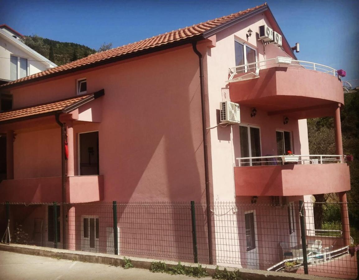 Apartments Kuc Tivat Exterior foto